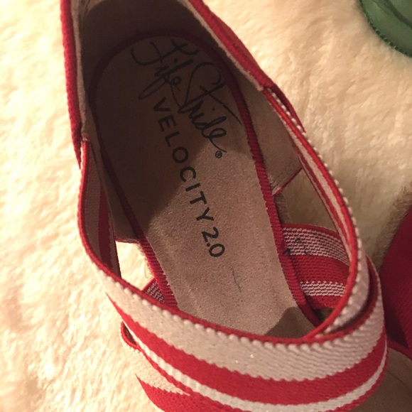 NWOT VELOCITY 2.0-Keaton,Red Cnvs/Strp. Sz 6 - Picture 4 of 11